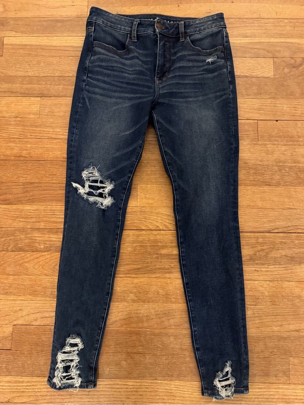 American Eagle Outfitters Women's Dark Wash Skinny Jeans - Size 6
 b19